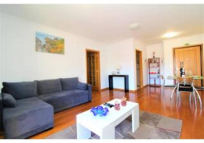Yellow Apartment T1